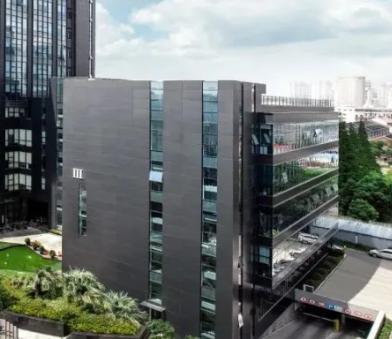 体育场地建设不同材质球场施工工艺对比与选型建议